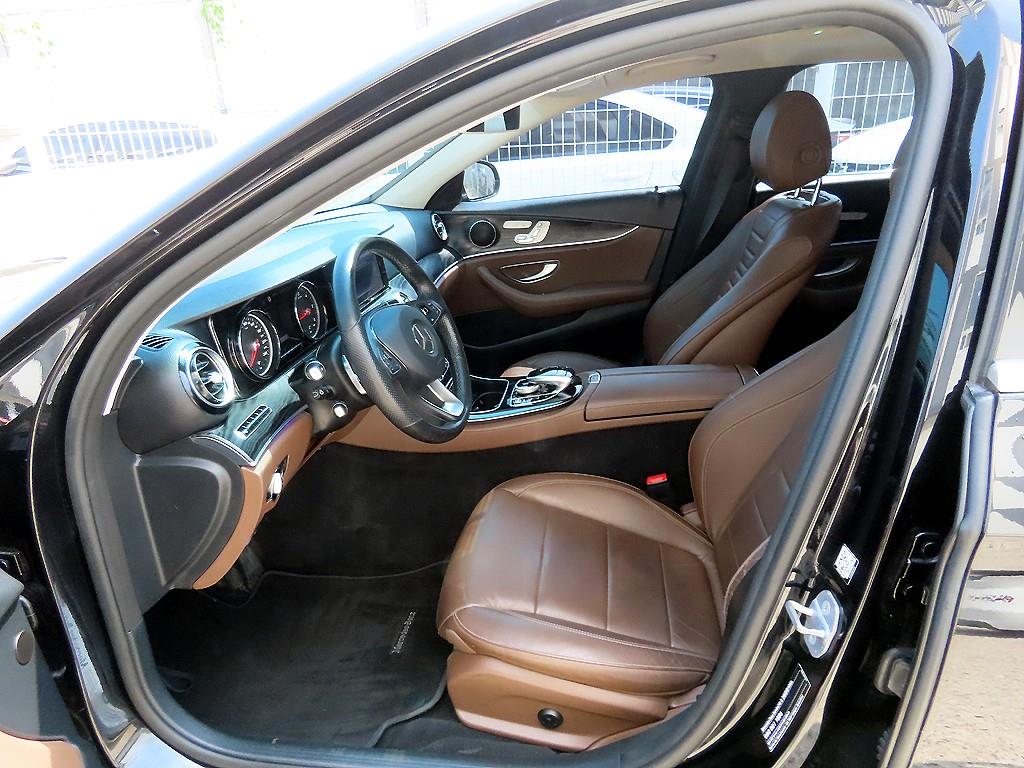 Mercedes Benz E class - Vista 5