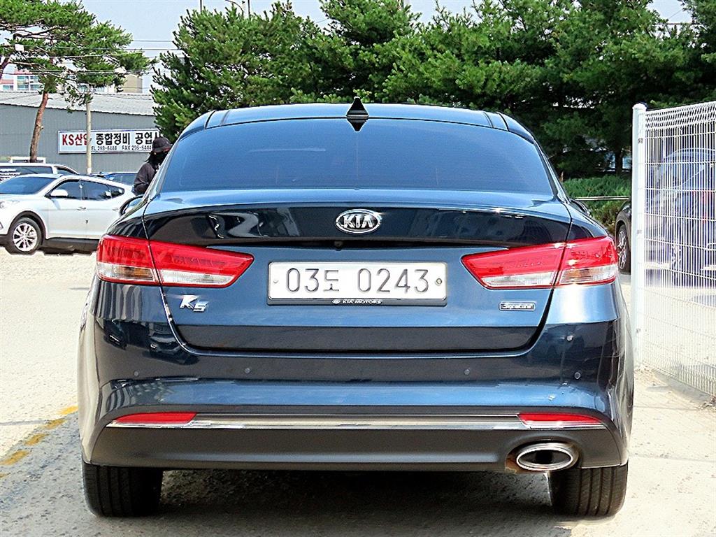 KIA K5 - Vista 4