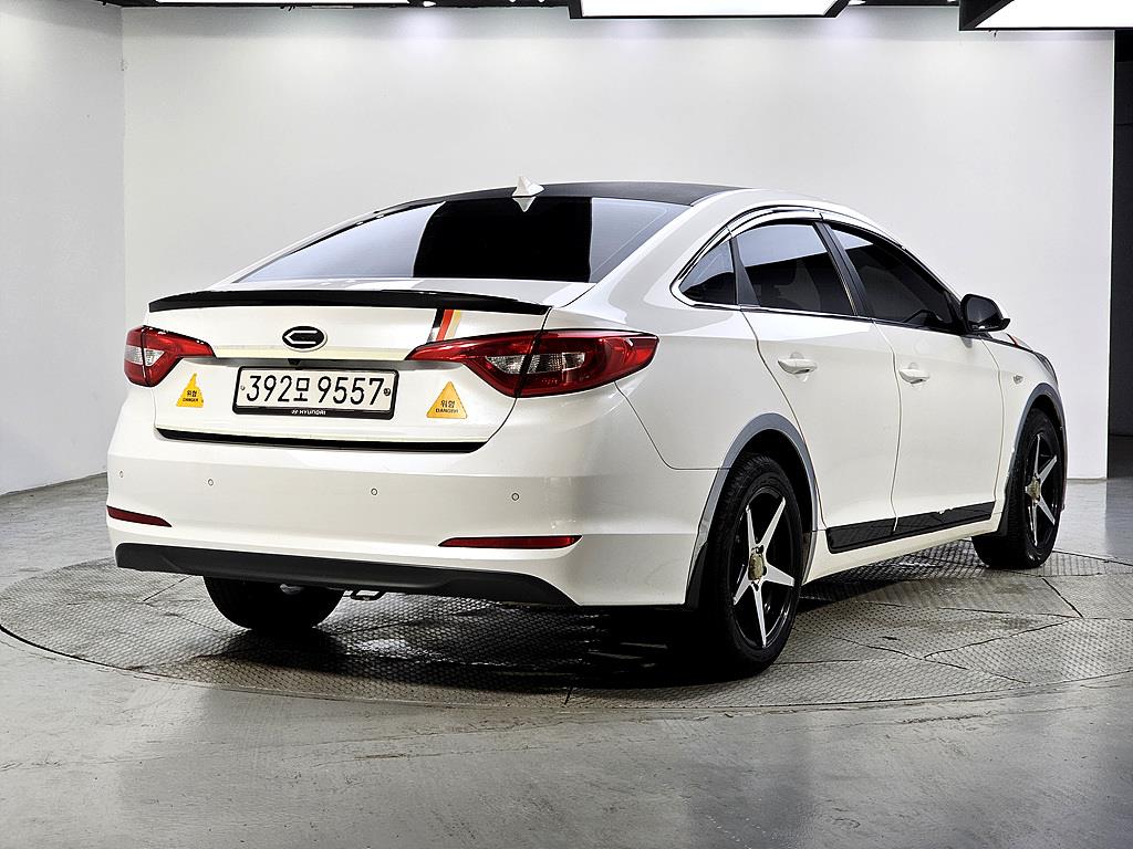 HYUNDAI Sonata - Vista 4