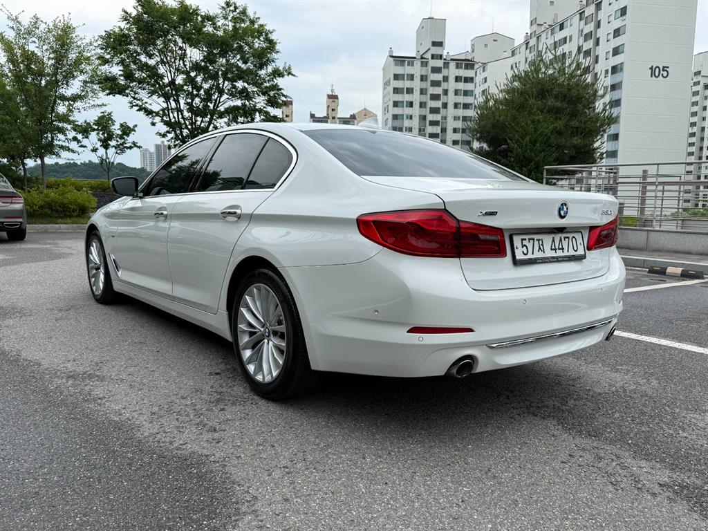 BMW 5 Series - Vista 4