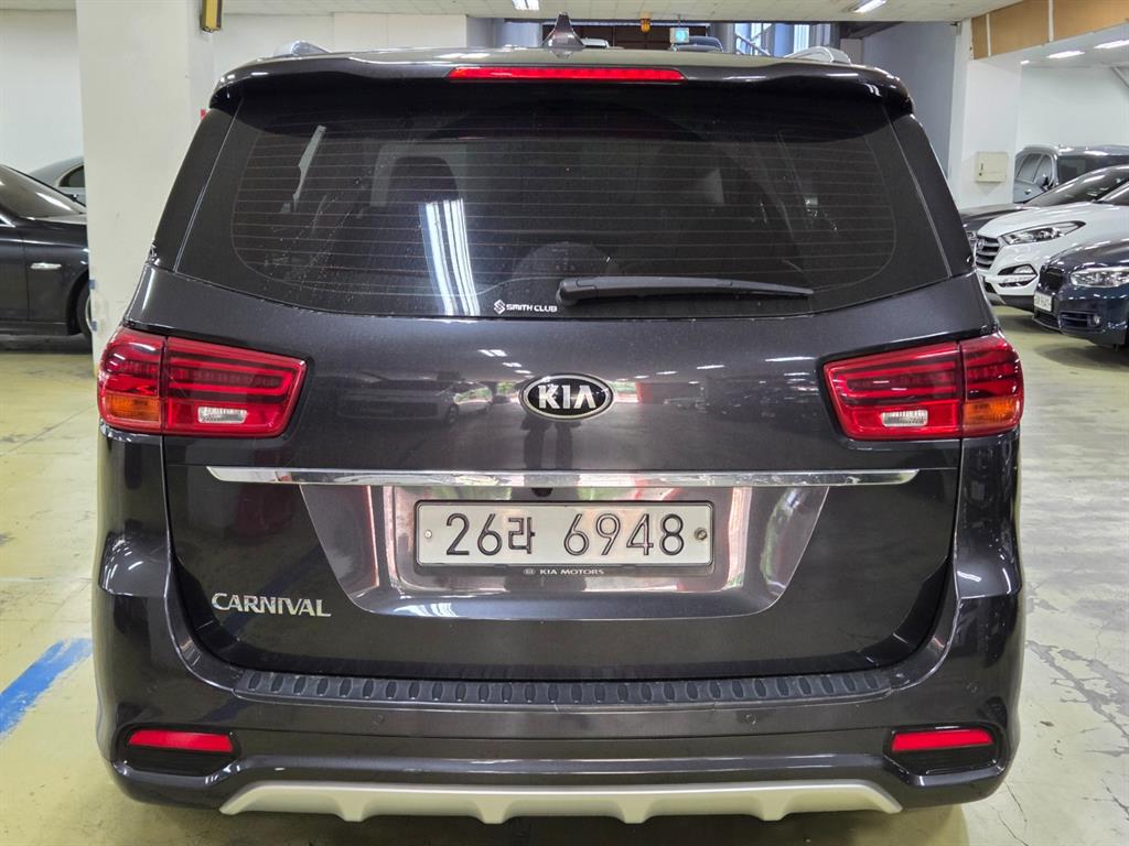KIA Carnival - Vista 4
