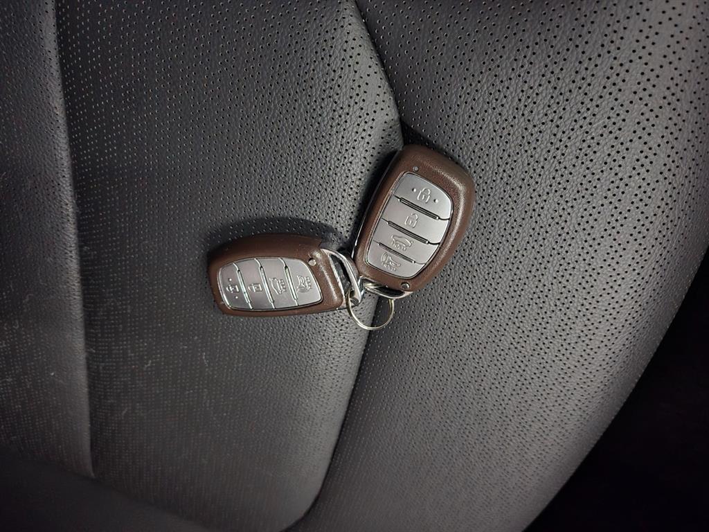 HYUNDAI Avante - Vista 5