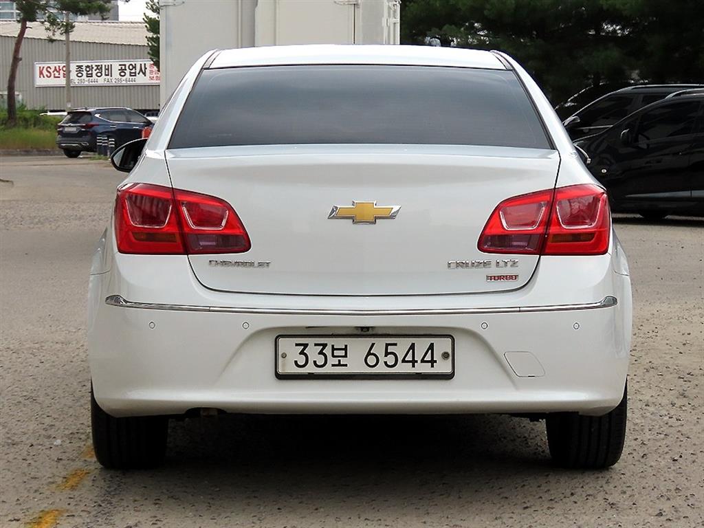 Chevrolet Cruise - Vista 4