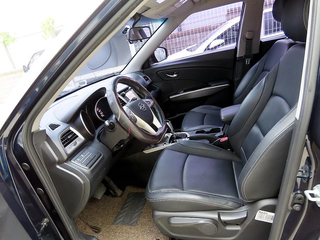 Ssangyong Tivoli - Vista 5