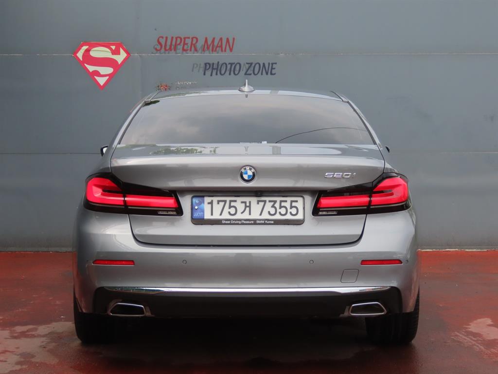 BMW 5 Series - Vista 4