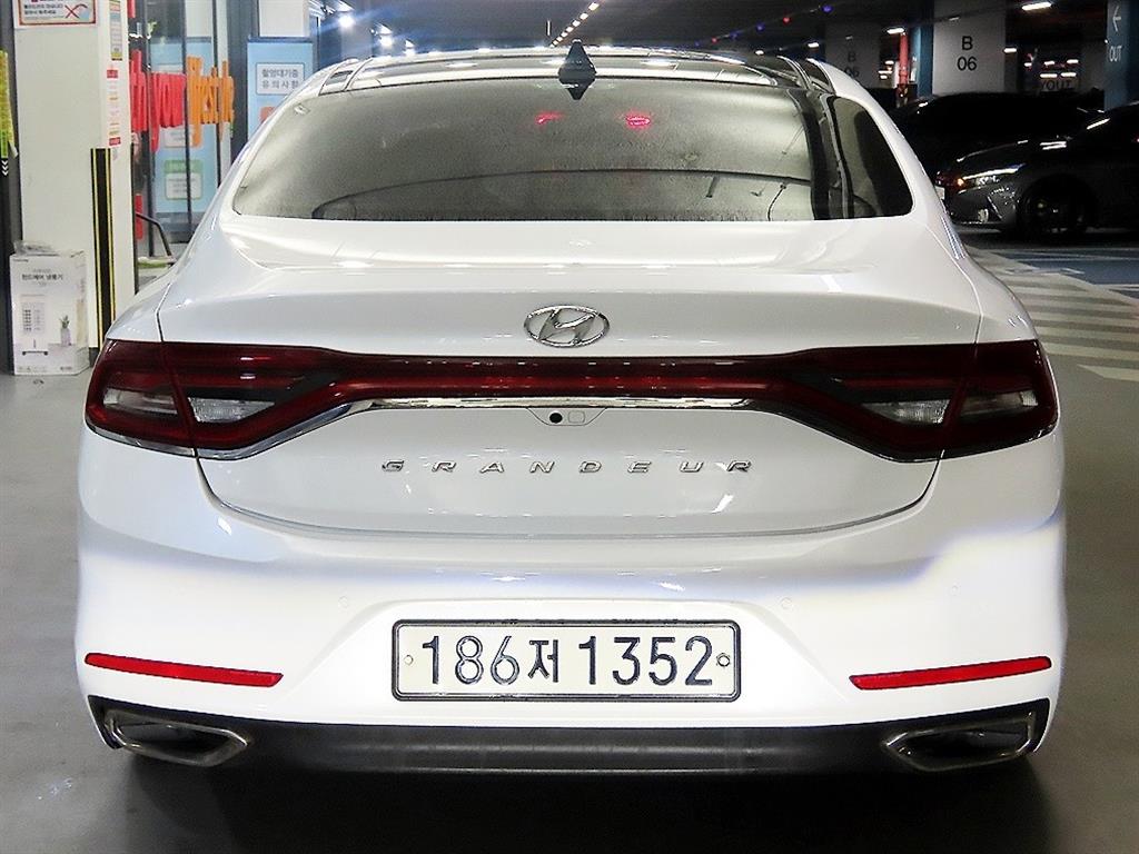 HYUNDAI Grandeur - Vista 5