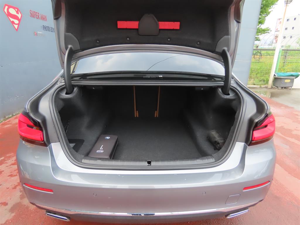 BMW 5 Series - Vista 5