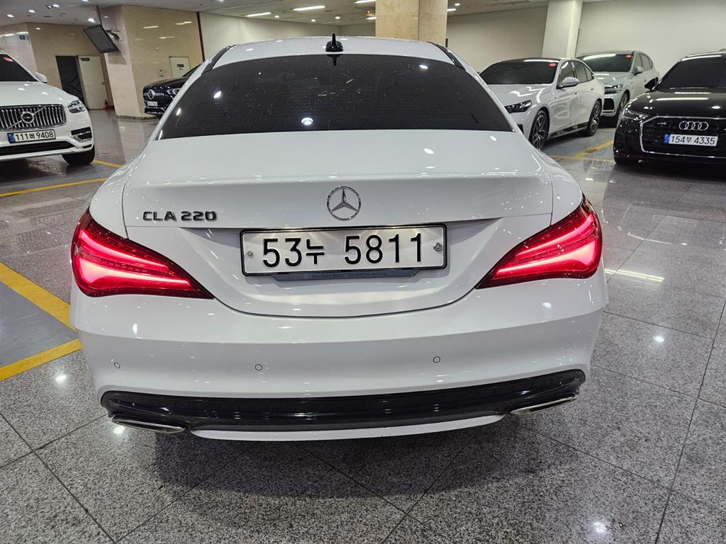 Mercedes Benz CLA Class - Vista 4