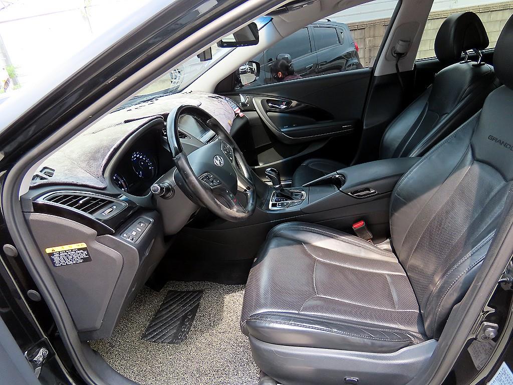 HYUNDAI Grandeur - Vista 5