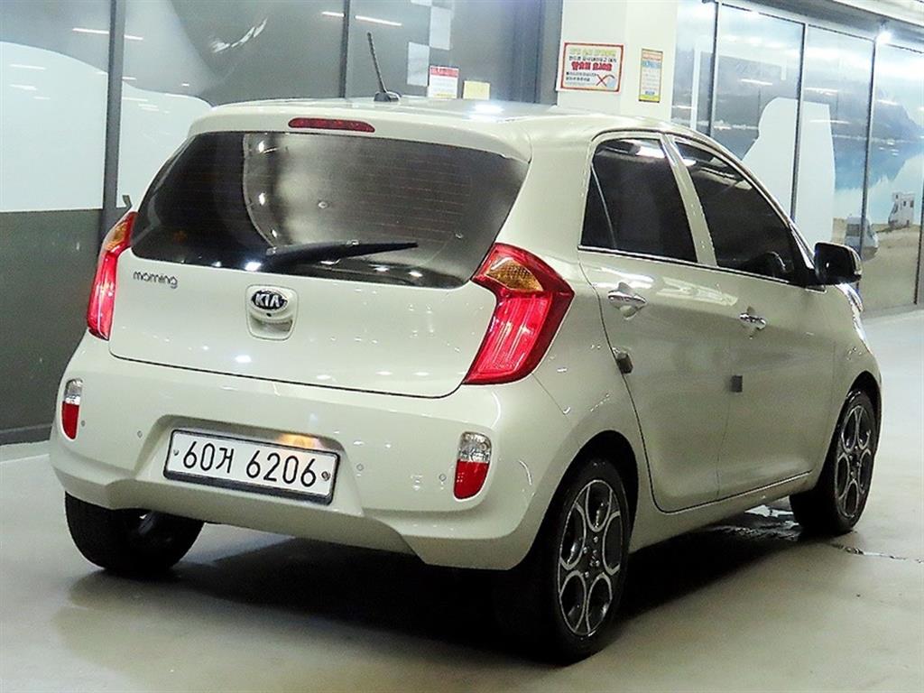 KIA Morning - Vista 4
