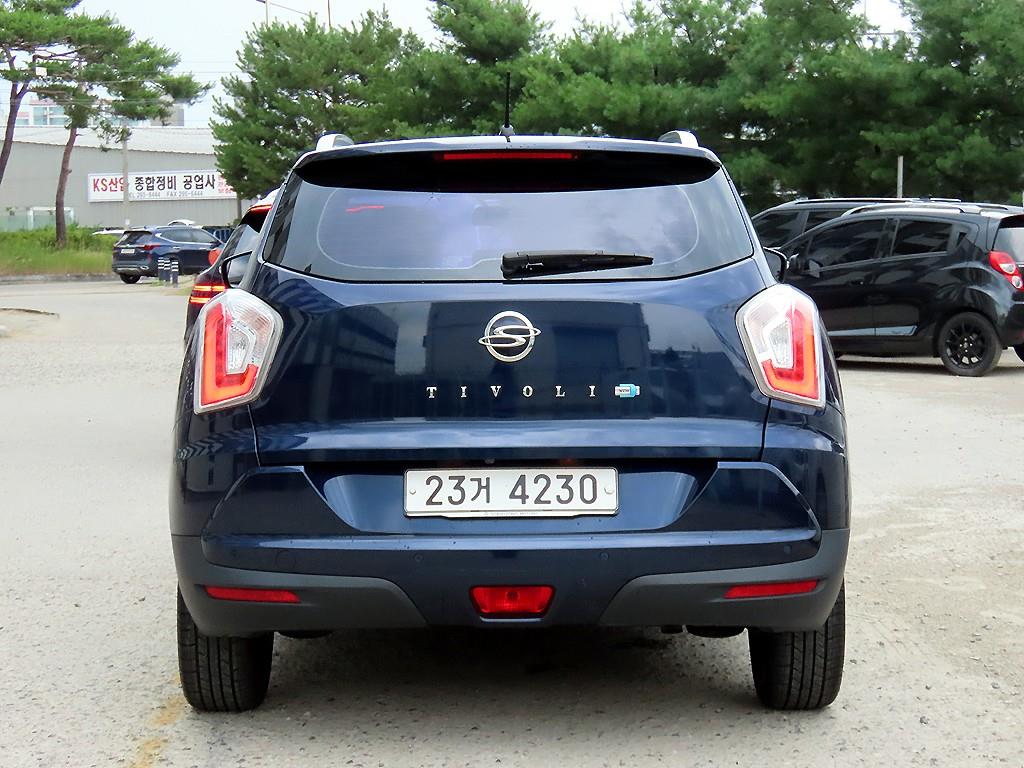 Ssangyong Tivoli - Vista 4