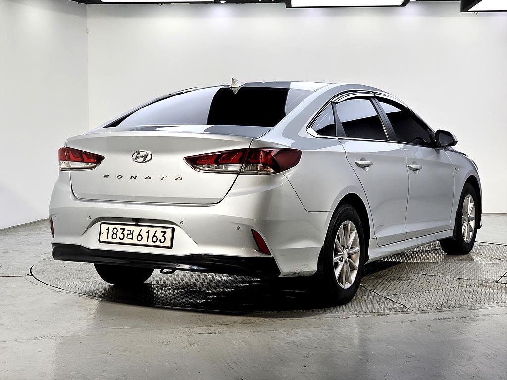 HYUNDAI Sonata - Vista 4