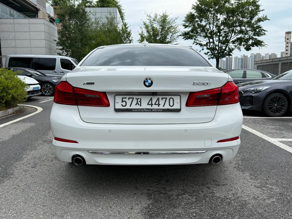 BMW 5 Series - Vista 5