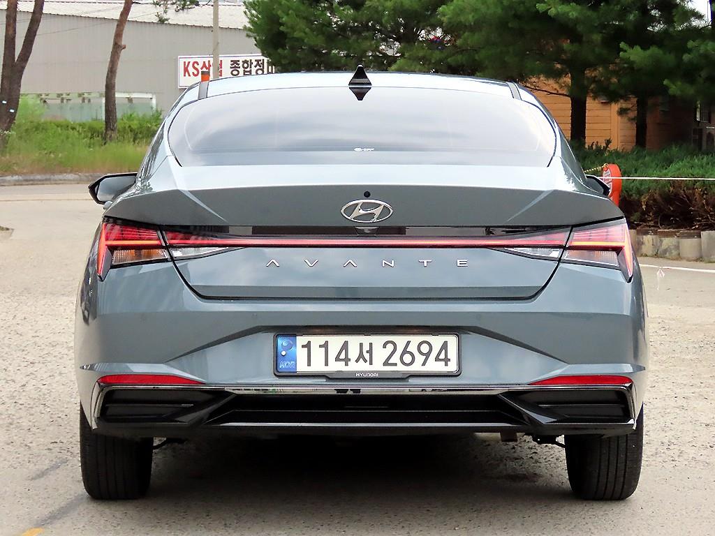 HYUNDAI Avante - Vista 4