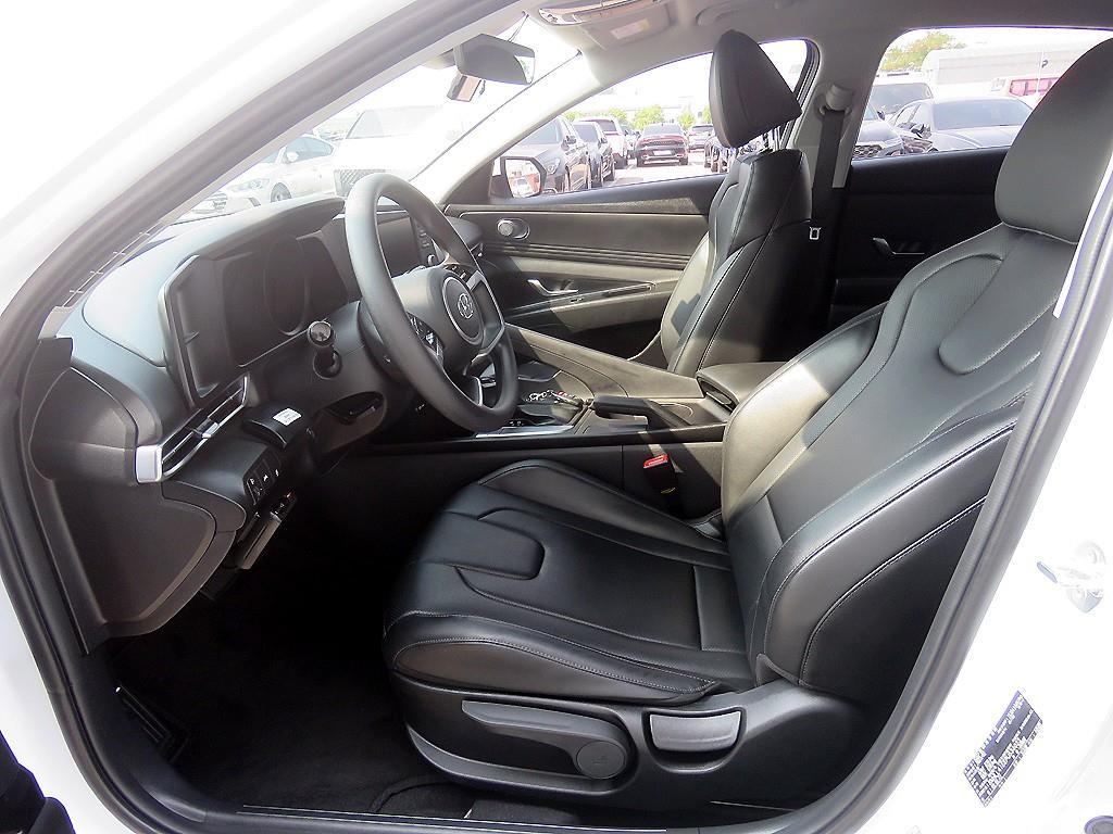 HYUNDAI Avante - Vista 5