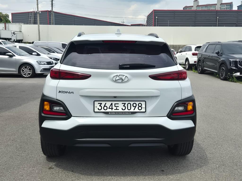 HYUNDAI Kona - Vista 4