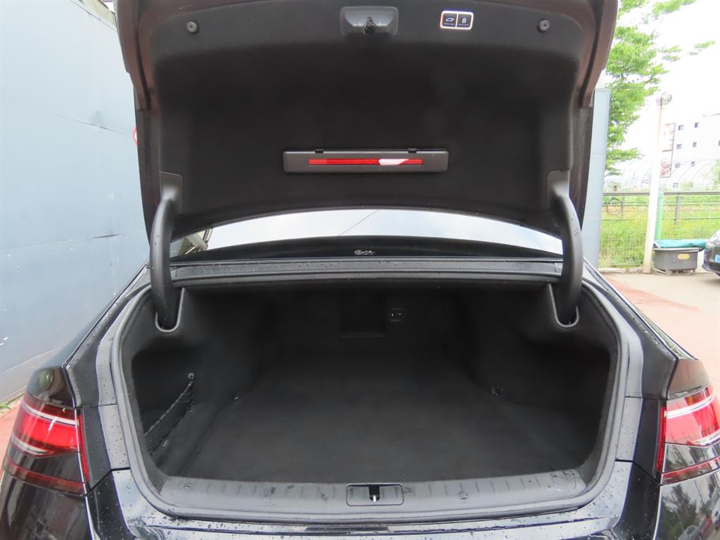 Genesis G90 - Vista 5