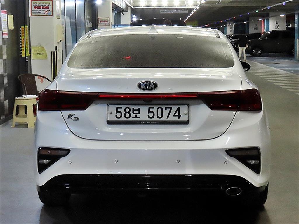 KIA K3 - Vista 5