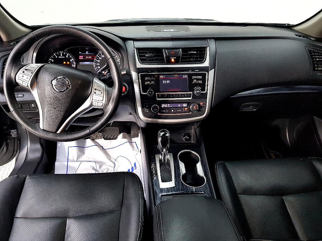 Nissan Altima - Vista 5