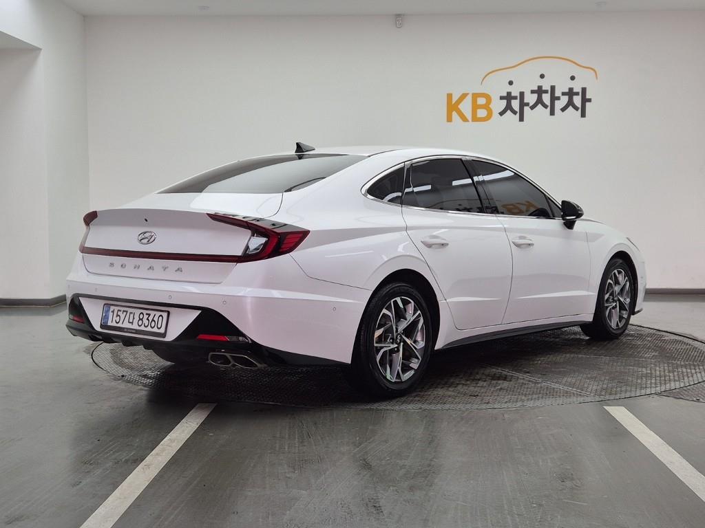 HYUNDAI Sonata - Vista 4
