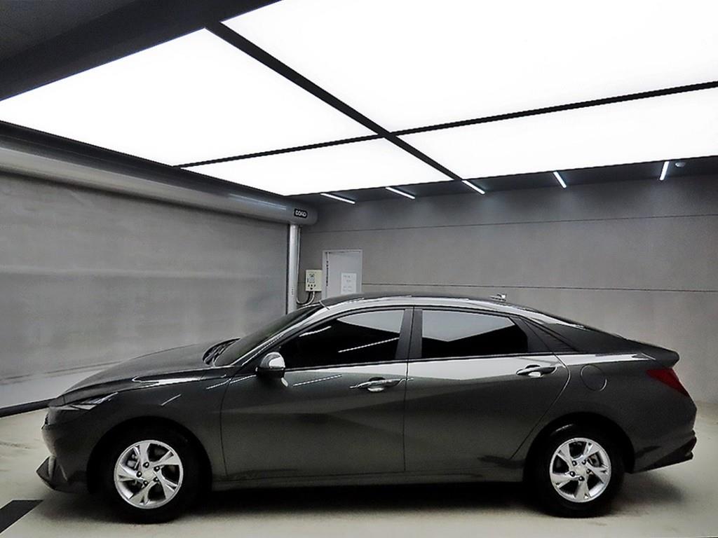 HYUNDAI Avante - Vista 4