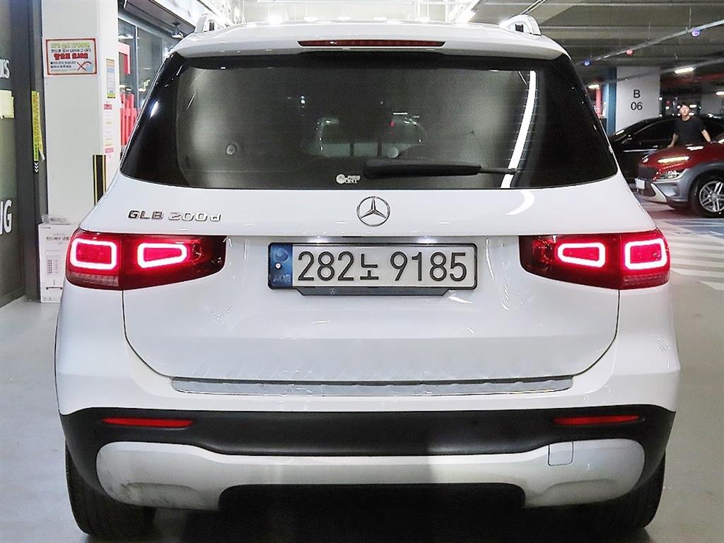 Mercedes Benz GLB Class - Vista 5
