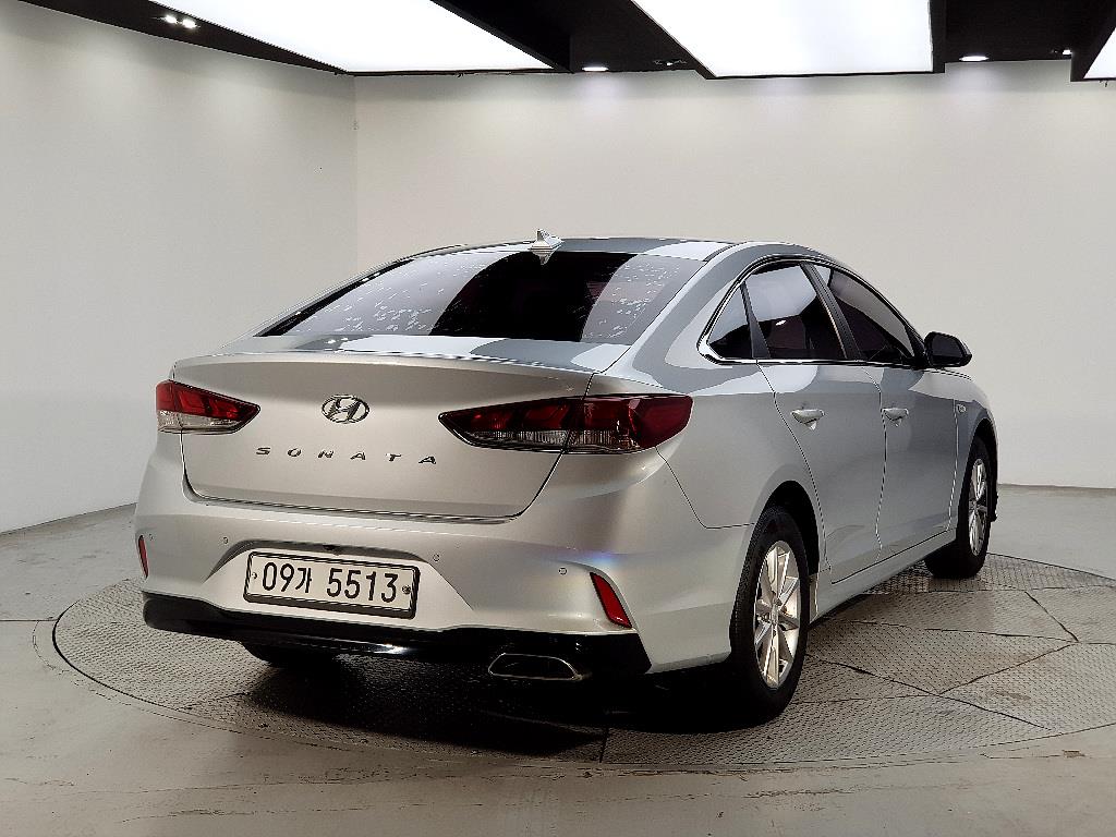 HYUNDAI Sonata - Vista 4