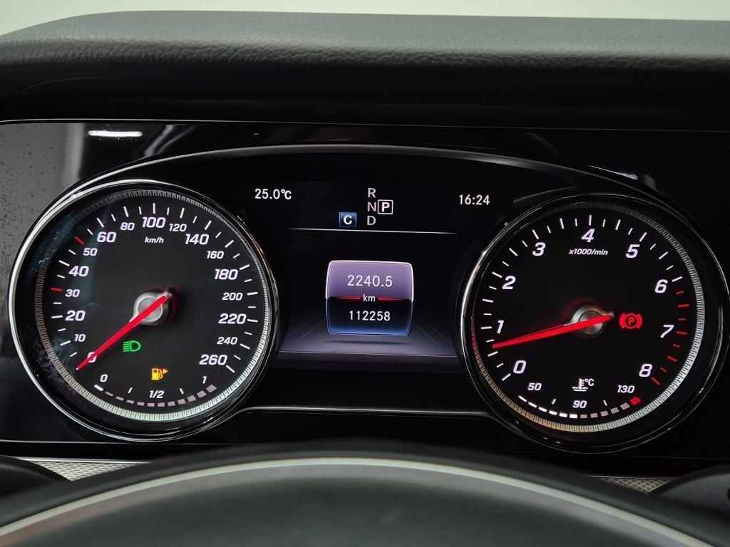 Mercedes Benz E class - Vista 5