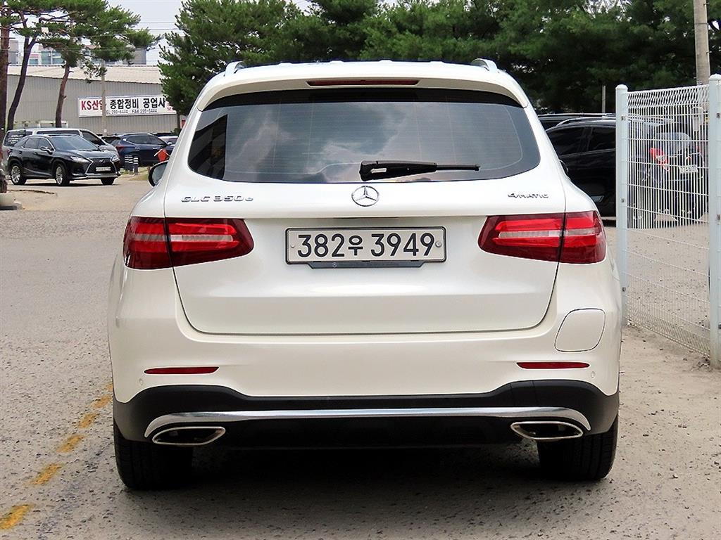 Mercedes Benz GLC Class - Vista 4