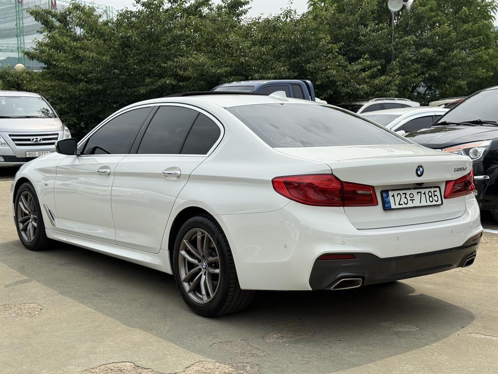 BMW 5 Series - Vista 4