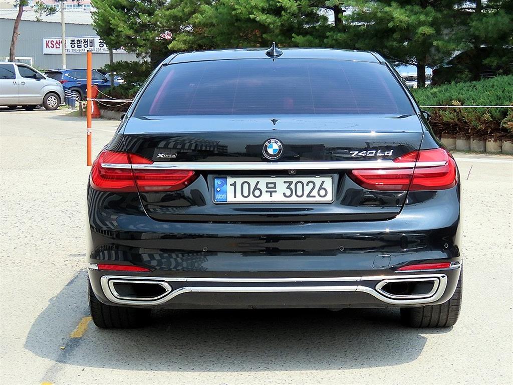 BMW 7 Series - Vista 4