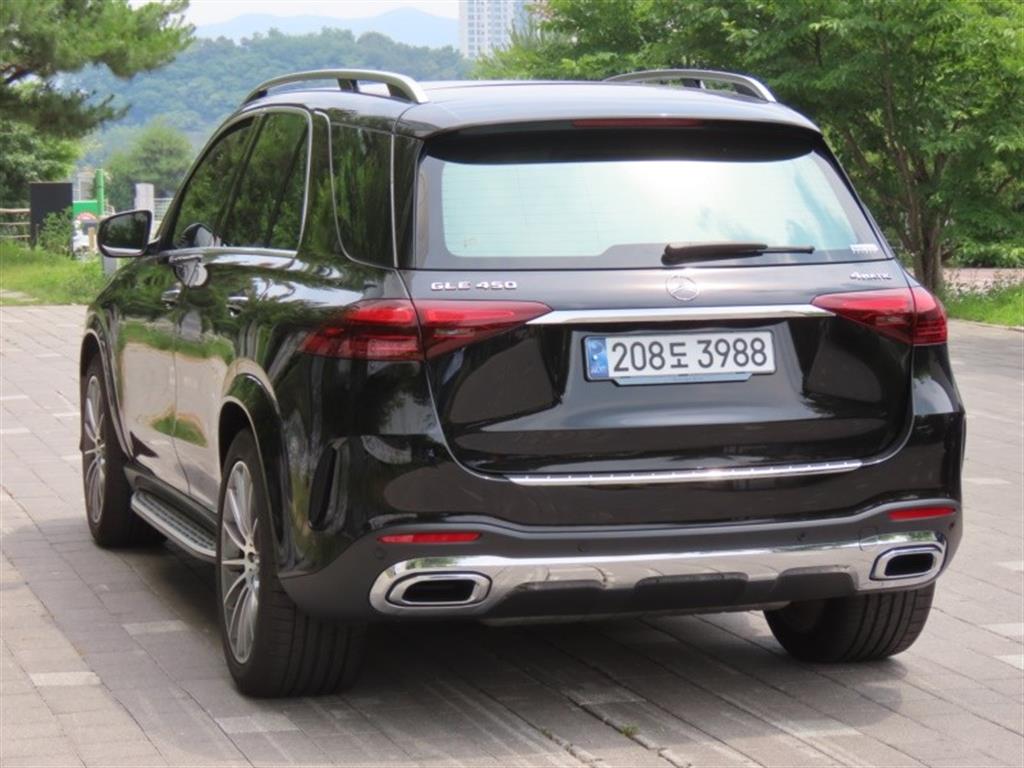 Mercedes Benz GLE Class - Vista 4