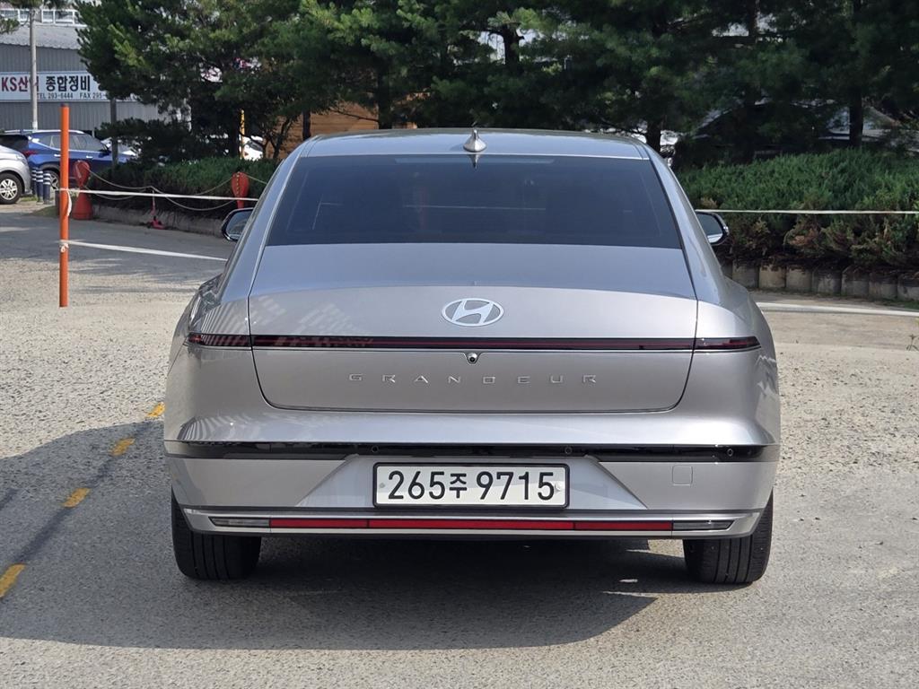 HYUNDAI Grandeur - Vista 4