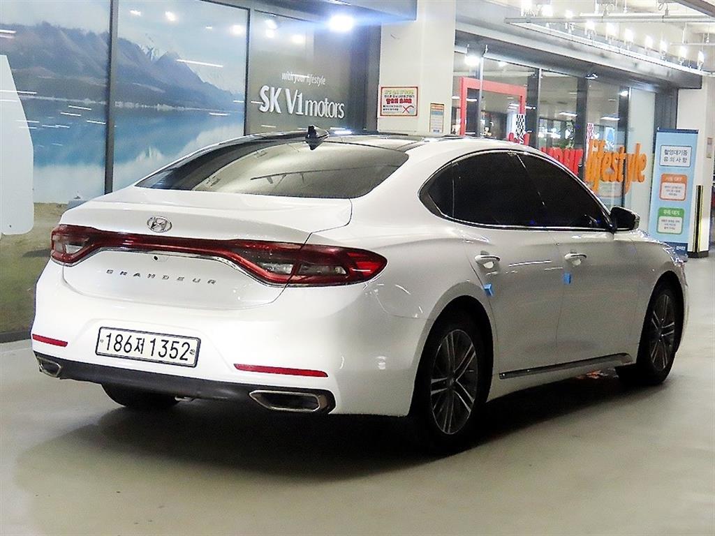 HYUNDAI Grandeur - Vista 4