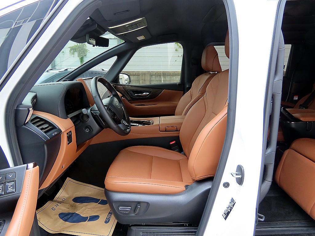Toyota Alphard - Vista 5