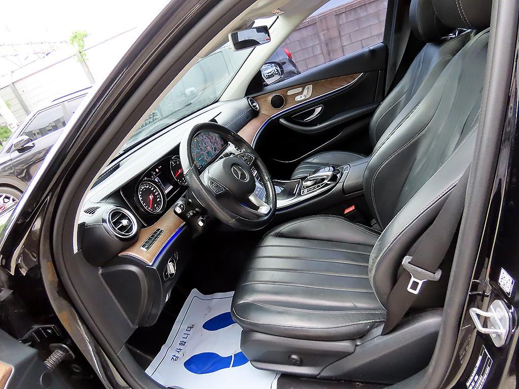 Mercedes Benz E class - Vista 5