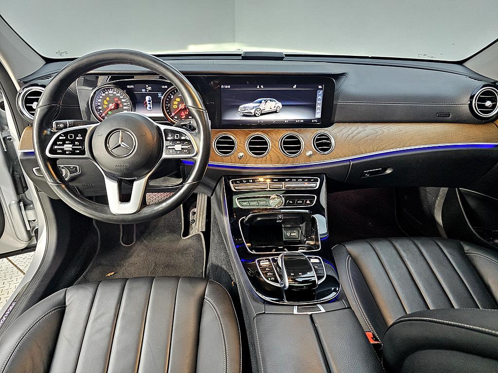 Mercedes Benz E class - Vista 5