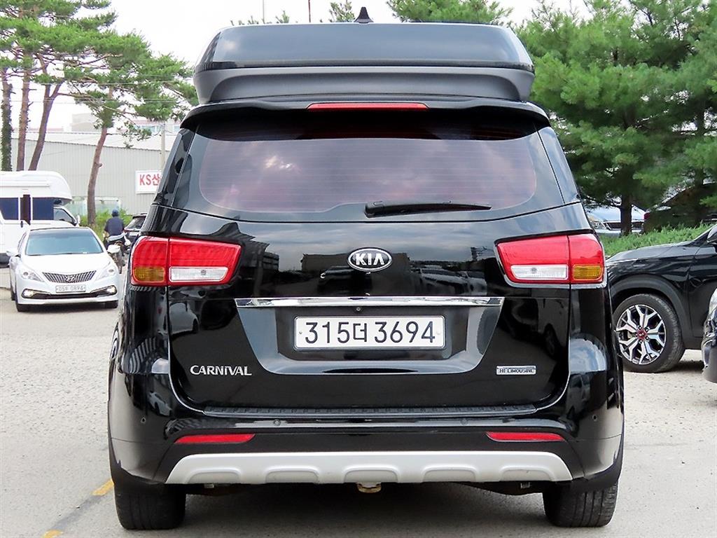 KIA Carnival - Vista 4