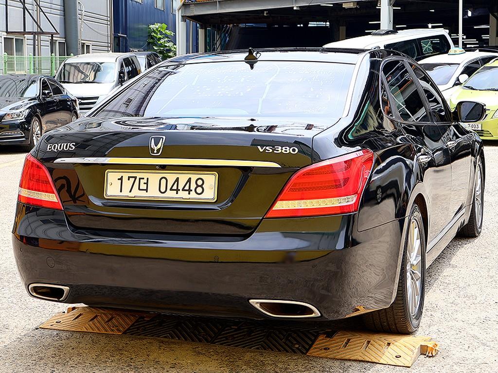 HYUNDAI Equus - Vista 4
