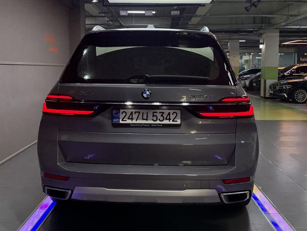 BMW X7 - Vista 4