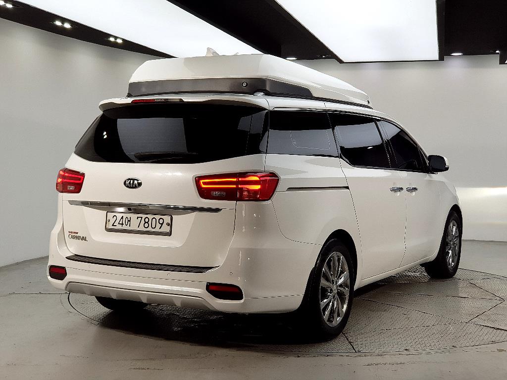 KIA Carnival - Vista 4