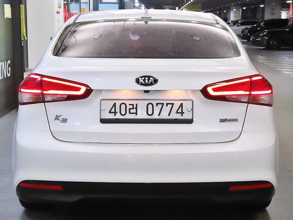 KIA K3 - Vista 5