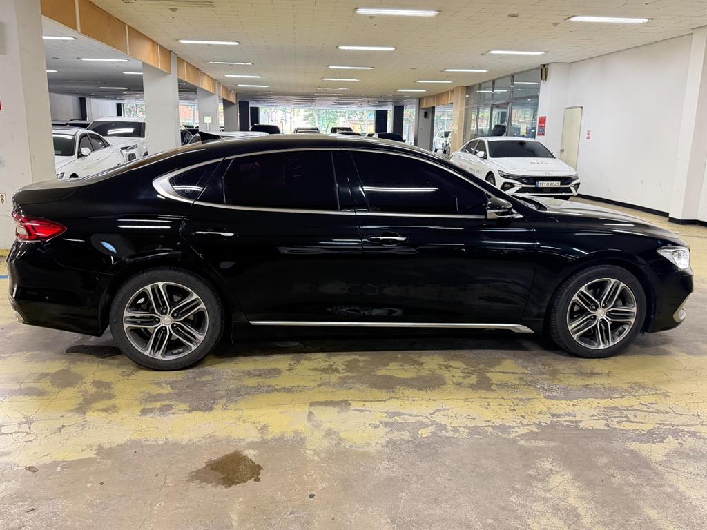 HYUNDAI Grandeur - Vista 5