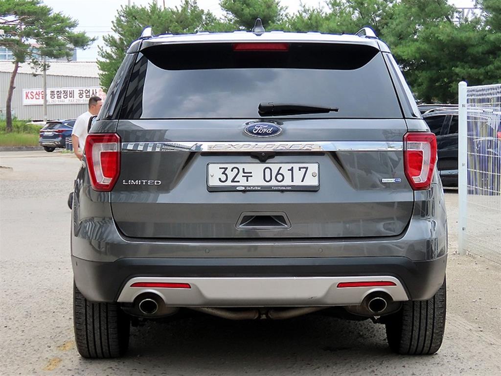 Ford Explorer - Vista 4