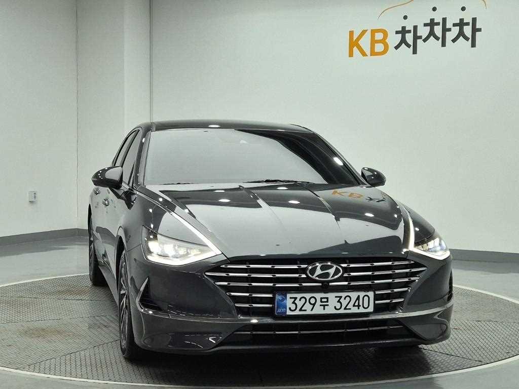 HYUNDAI Sonata - Vista 4