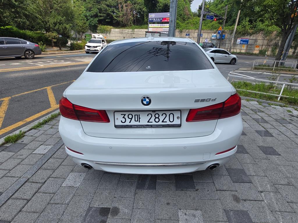 BMW 5 Series - Vista 4