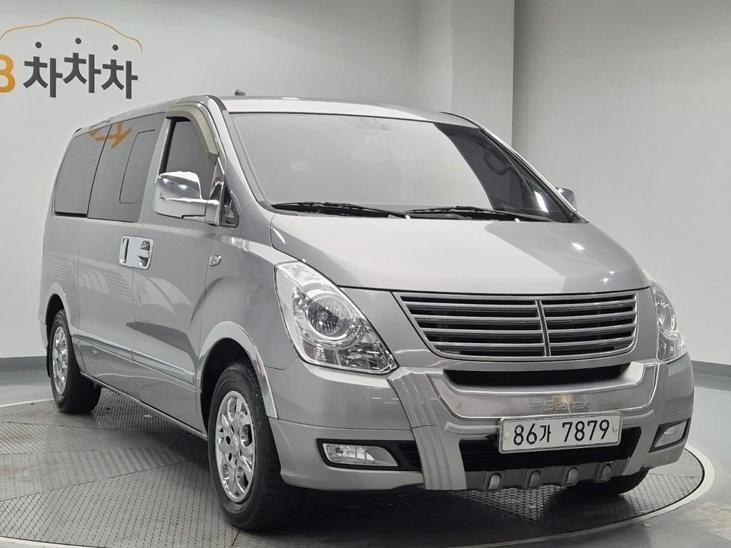 HYUNDAI Starex - Vista 4