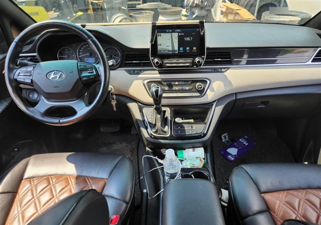 HYUNDAI Starex - Vista 4