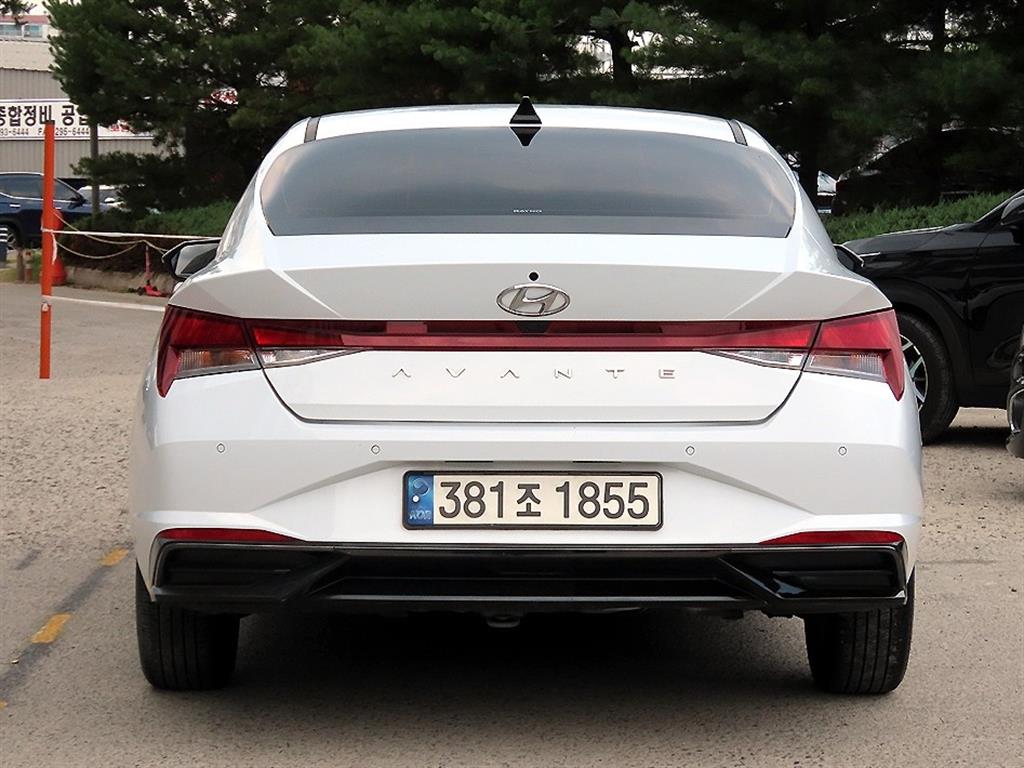 HYUNDAI Avante - Vista 4
