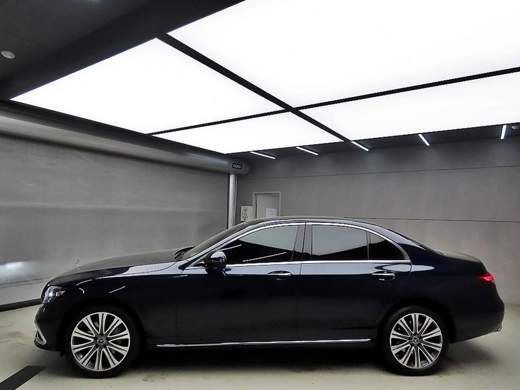 Mercedes Benz E class - Vista 4